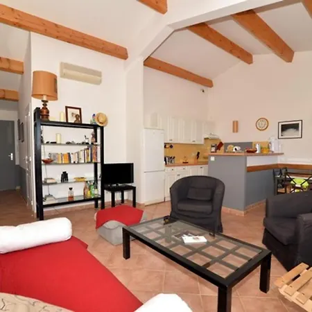 Cosy Apt With Balcony At 5 Min From The Beach Apartman *